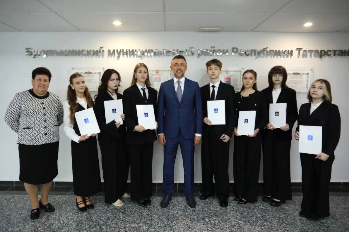 Семь стобалльников из Бугульмы: встреча с Дамиром Фаттаховым